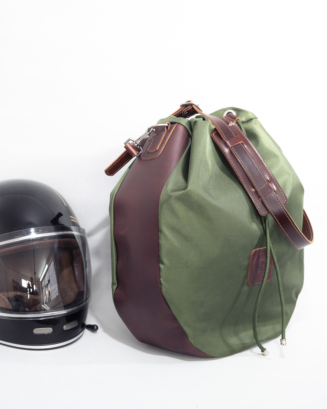 Tula verde para casco