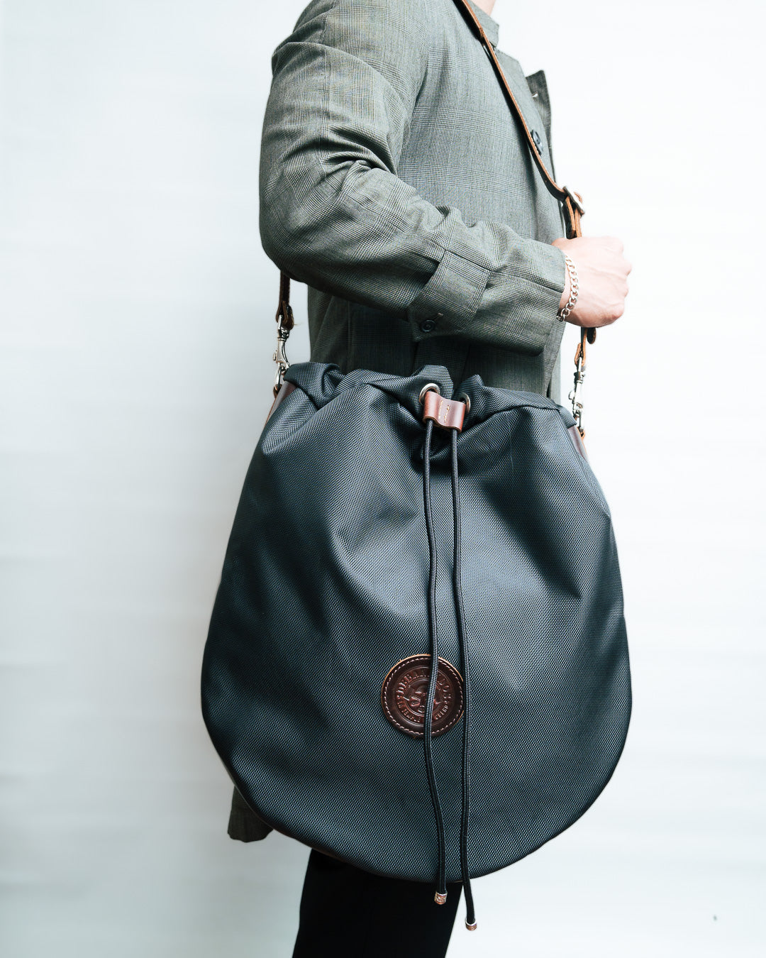 Tula negra para casco